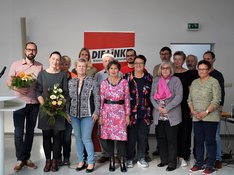 Der_neugewaehlte_Kreisvorstand_mit_den_beiden_neuen_Vorsitzenden_Henriette_Krebs_und_Joerg_Lemmert__Bild_DIE_LINKE_Salzlandkreis.JPG