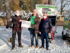 Scheckuebergabe_bei_der_Verkehrswacht.jpg